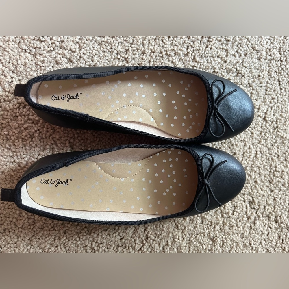 Girl’s size 5 dress shoe